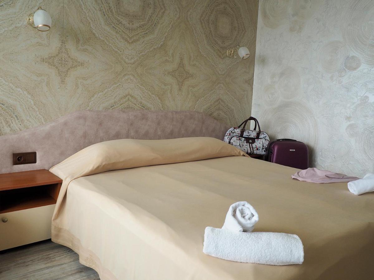 Petar And Pavel Hotel & Relax Center Pomorie Exterior photo